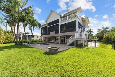 18130 Parkridge Ct, Fort Myers, FL 33908 - Photo 2