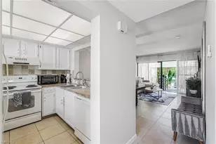 807 River Point Dr, Naples, FL 34102 - Photo 6
