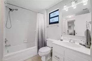 807 River Point Dr, Naples, FL 34102 - Photo 16