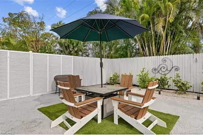 717 95th Ave N, Naples, FL 34108 - Photo 4