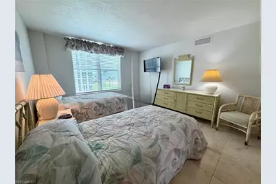 10701 Gulf Shore Dr #401, Naples, FL 34108 - Photo 26