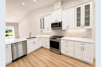 8204 Ibis Cove Cir #B212, Naples, FL 34119 - Photo 4