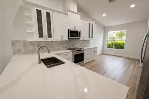 8204 Ibis Cove Cir, Naples, FL 34119 - Photo 6