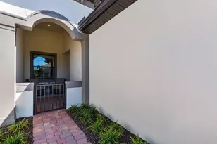 11694 Canal Grande Dr, Fort Myers, FL 33913 - Photo 4