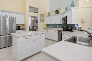6670 Huntley Ln N, Naples, FL 34104 - Photo 12