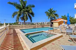 410 Bayfront Pl, Naples, FL 34102 - Photo 18