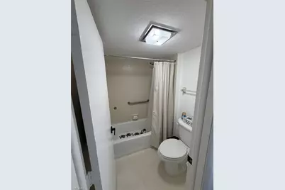 576 Retreat Dr #201, Naples, FL 34110 - Photo 16