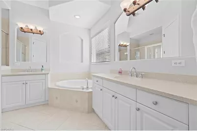 7828 Valencia Ct, Naples, FL 34113 - Photo 16