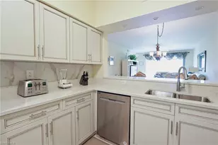 3250 Cypress Glen Way, Naples, FL 34109 - Photo 8