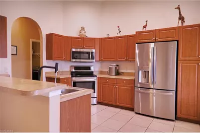 5325 Beauty St, Lehigh Acres, FL 33971 - Photo 10