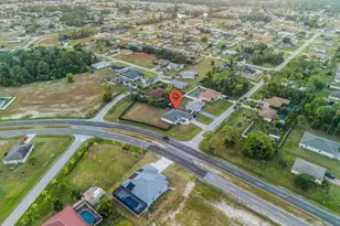 1124 NE 35th Ln, Cape Coral, FL 33909 - Photo 48
