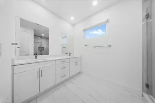 1124 NE 35th Ln, Cape Coral, FL 33909 - Photo 16