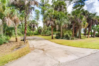 731 Jung Blvd E, Naples, FL 34120 - Photo 10