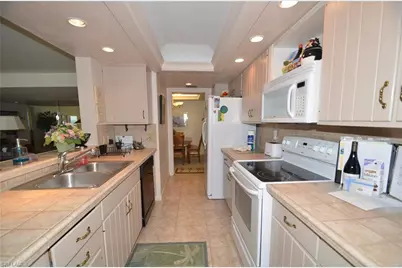 10951 Gulfshore Dr #504, Naples, FL 34108 - Photo 8