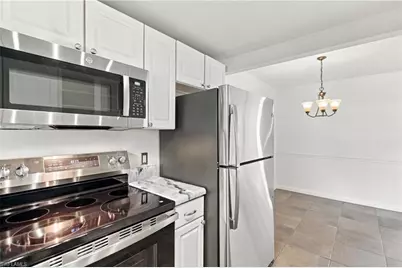 4290 Gulfstream Dr #5, Naples, FL 34112 - Photo 12