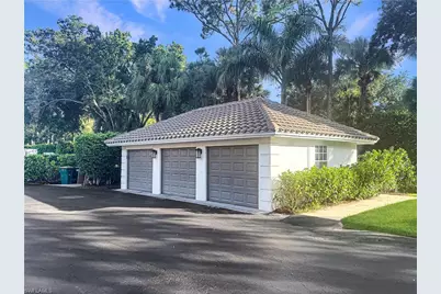 776 Eagle Creek Dr #303, Naples, FL 34113 - Photo 4