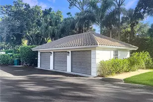 776 Eagle Creek Dr, Naples, FL 34113 - Photo 4