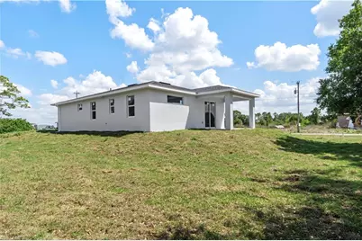 842 Naples Ave S, Lehigh Acres, FL 33974 - Photo 8