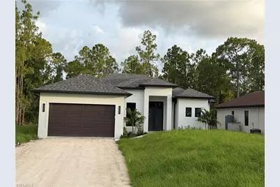 2428 31st Ave NE, Naples, FL 34120 - Photo 2