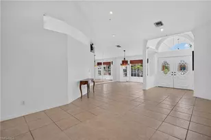 240 Stonegate Ct, Naples, FL 34119 - Photo 6