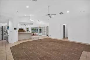 240 Stonegate Ct, Naples, FL 34119 - Photo 10