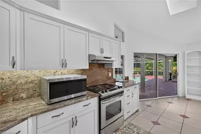 240 Stonegate Ct, Naples, FL 34119 - Photo 12