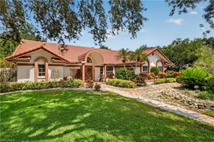 240 Stonegate Ct, Naples, FL 34119 - Photo 1