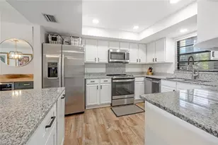 700 Valley Stream Dr, Naples, FL 34113 - Photo 12