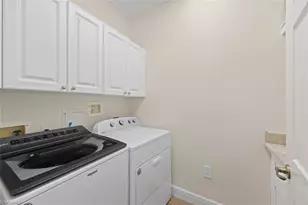 26890 Wyndhurst Ct, Bonita Springs, FL 34134 - Photo 30