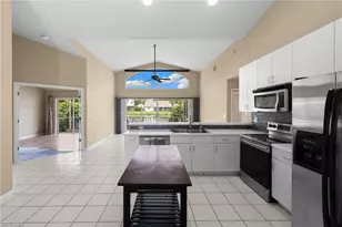 12641 Eagle Pointe Cir, Fort Myers, FL 33913 - Photo 12