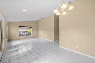 12641 Eagle Pointe Cir, Fort Myers, FL 33913 - Photo 4