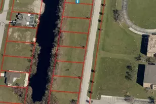 1702 NE 10th Pl, Cape Coral, FL 33909 - Photo 1