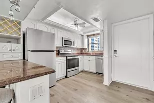 271 Southbay Dr, Naples, FL 34108 - Photo 10