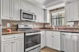 271 Southbay Dr, Naples, FL 34108 - Photo 12
