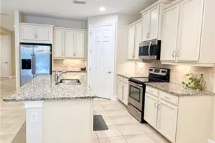 16432 Aberdeen Wy, Naples, FL 34110 - Photo 2
