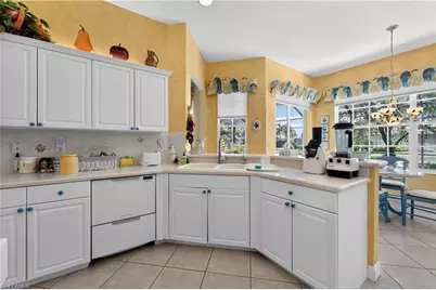 2317 Island Cove Cir, Naples, FL 34109 - Photo 12