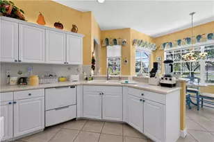 2317 Island Cove Cir, Naples, FL 34109 - Photo 12