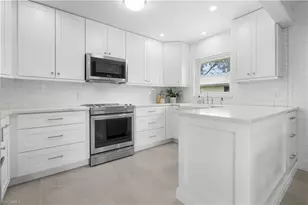 250 Lanchester Ct, Naples, FL 34112 - Photo 8