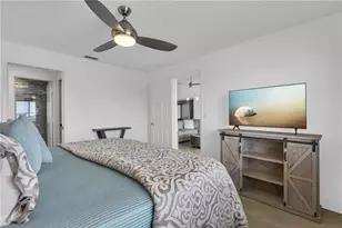 10684 Gulf Shore Dr, Naples, FL 34108 - Photo 16