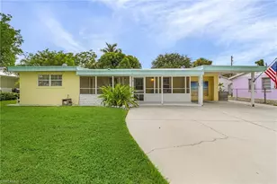 1281 10th St N, Naples, FL 34102 - Photo 2