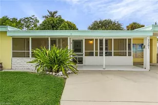 1281 10th St N, Naples, FL 34102 - Photo 4