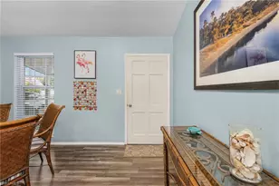 1281 10th St N, Naples, FL 34102 - Photo 8