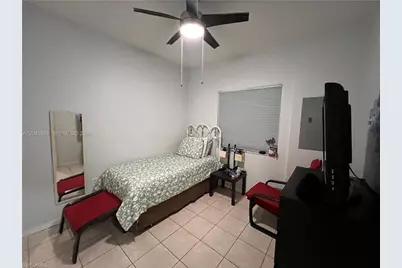 7820 Catalina Cir, Tamarac, FL 33321 - Photo 6
