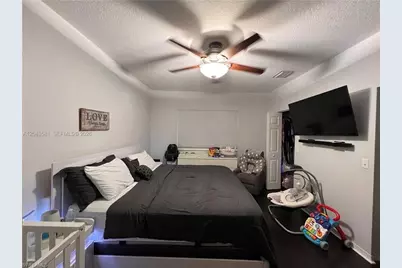 7820 Catalina Cir, Tamarac, FL 33321 - Photo 8