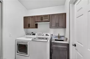610 SE 21st Ln, Cape Coral, FL 33990 - Photo 32