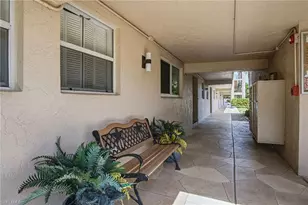 9 High Point Cir N, Naples, FL 34103 - Photo 4