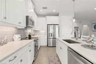 2549 Seychelles Dr, Naples, FL 34112 - Photo 10