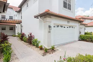 2215 Hawksridge Dr, Naples, FL 34105 - Photo 2