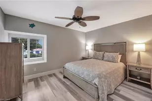 583 Beachwalk Cir, Naples, FL 34108 - Photo 16