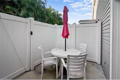 4641 SW Santa Barbara Pl #2, Cape Coral, FL 33914 - Photo 36